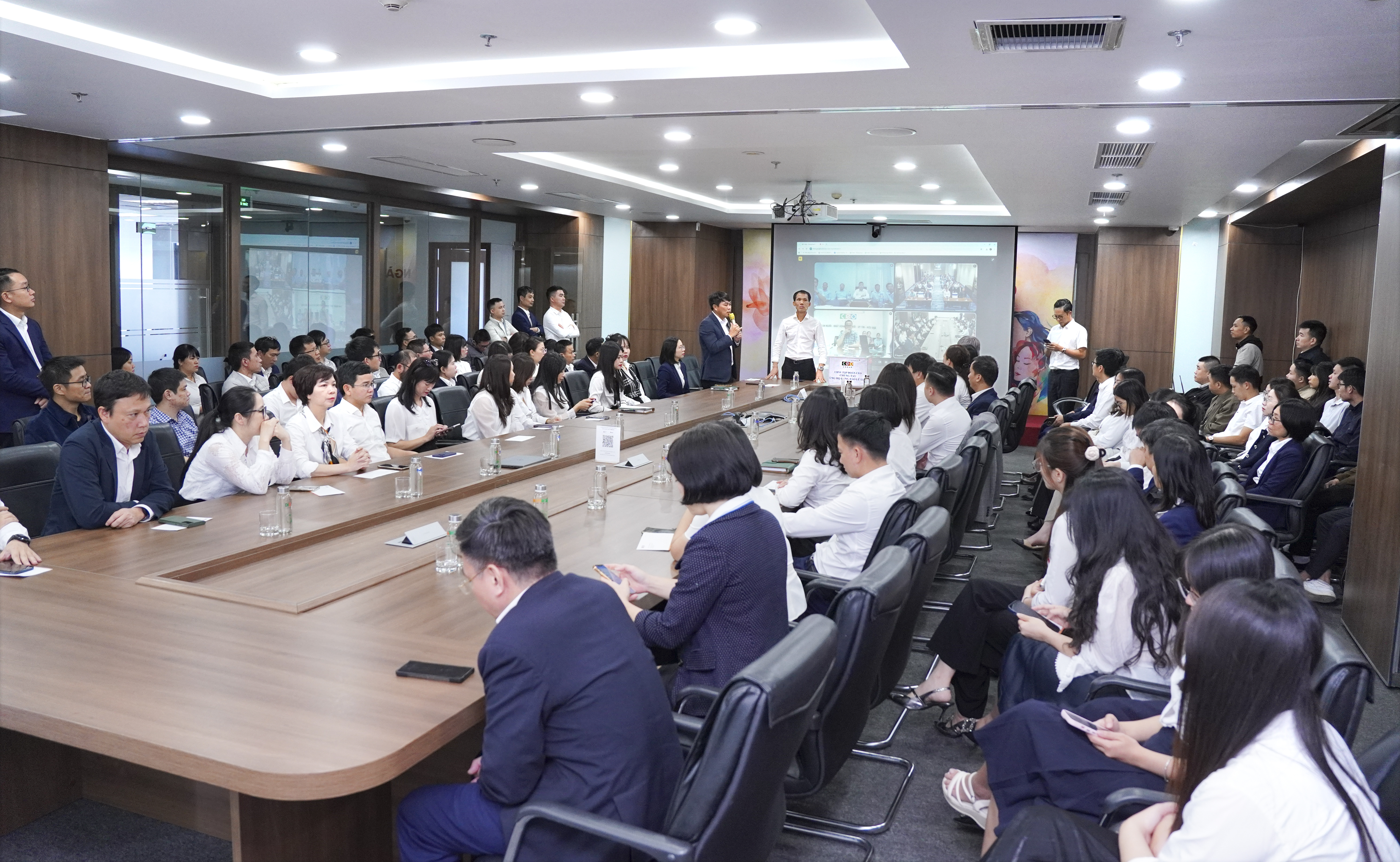 TẬP ĐOÀN CEO CHUNG TAY HƯỚNG VỀ ĐỒNG BÀO MIỀN TRUNG BỊ ẢNH HƯỞNG BỞI MƯA LŨ - Tập đoàn CEO